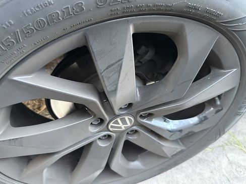 Used 2022 Volkswagen Taos SE FWD image 11