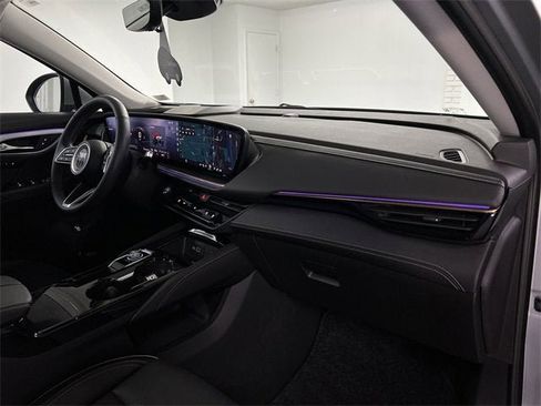 Used 2024 Buick Envision Avenir image 30
