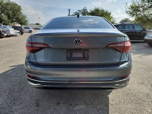 Used 2024 Volkswagen Jetta SEL FWD image 6