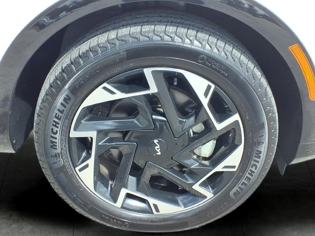 Used 2025 Kia Sportage SX AWD/4WD image 2
