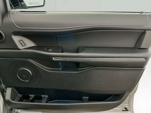 Used 2024 Ford Expedition Max XLT image 35