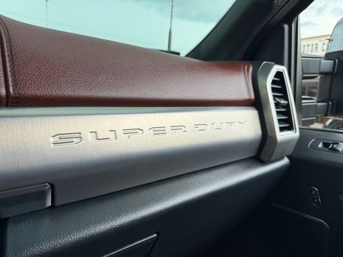 Used 2022 Ford F350 Platinum AWD/4WD image 37