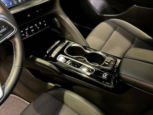 Used 2023 Buick Envision Preferred w/ Sport Touring Package image 17