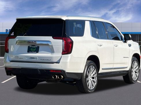 Certified 2022 GMC Yukon Denali w/ Denali Premium Package AWD/4WD image 4