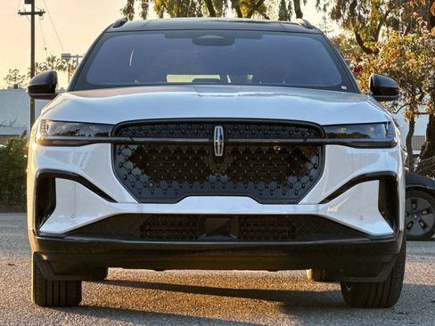 New 2026 Lincoln Nautilus Reserve w/ Jet Appearance Package AWD/4WD image 6