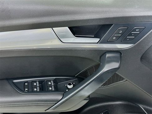 Used 2021 Audi Q5 Prestige w/ Prestige Package image 21