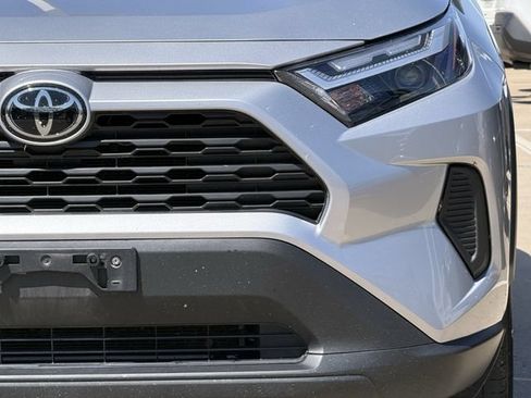 Used 2025 Toyota RAV4 XLE FWD image 9