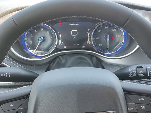 New 2026 Chrysler Pacifica Select image 12