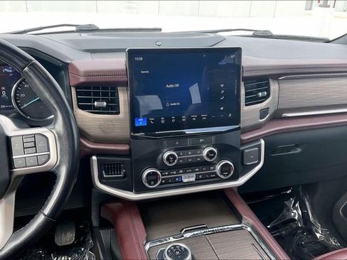 Used 2023 Ford Expedition Limited AWD/4WD image 6