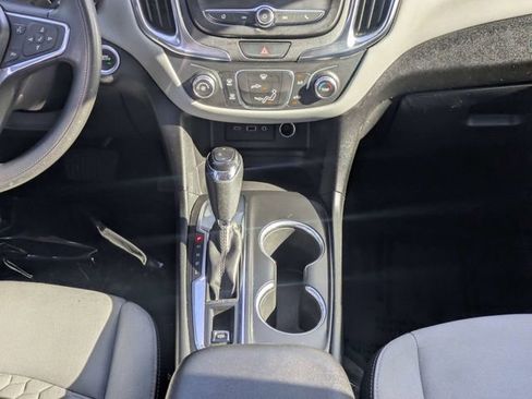 Used 2020 Chevrolet Equinox LS image 18