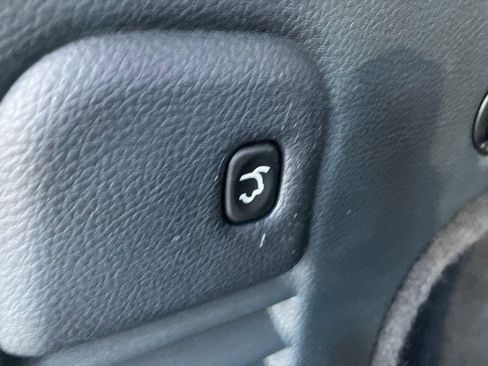 Used 2015 Jeep Grand Cherokee Overland w/ Advanced Technology Group image 26