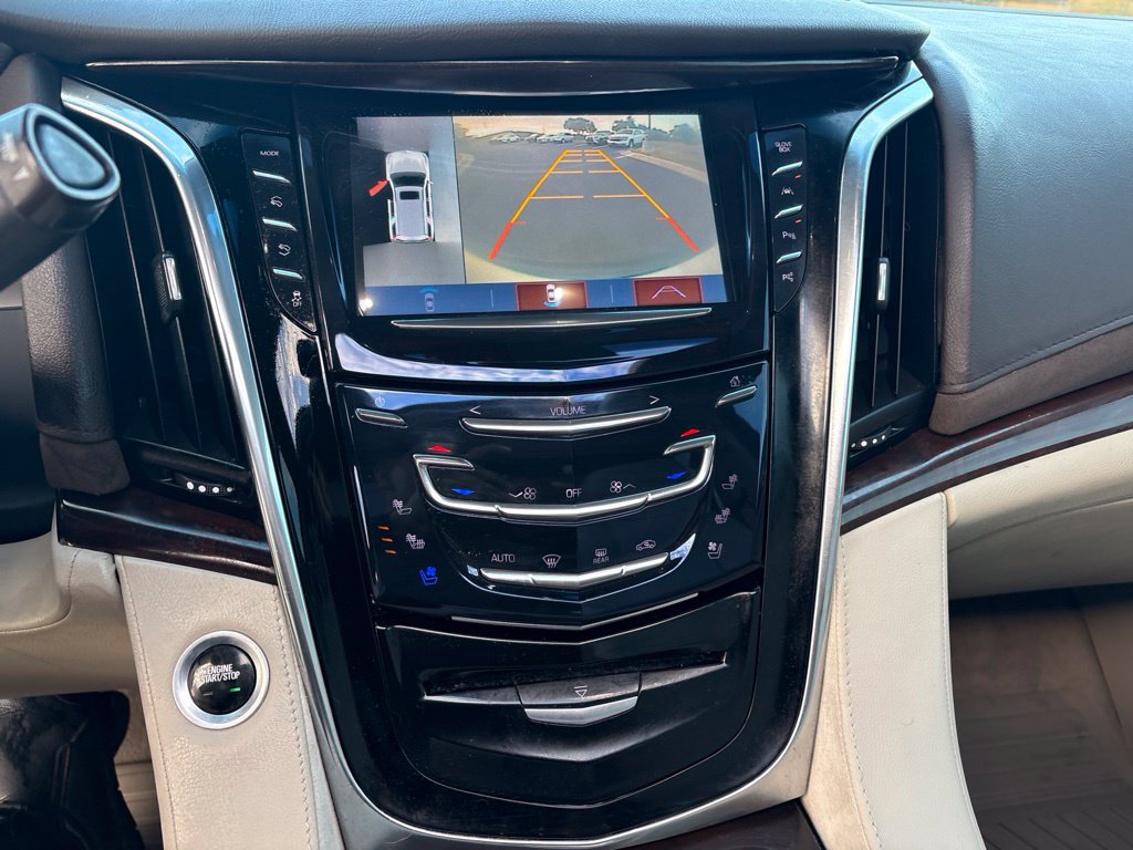 Used 2017 Cadillac Escalade Luxury RWD image 15