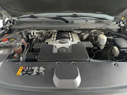 Used 2018 Cadillac Escalade Platinum image 9