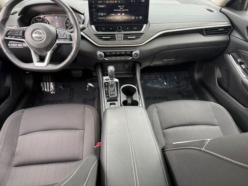 Used 2023 Nissan Altima 2.5 SV w/ SV Premium Package FWD image 14