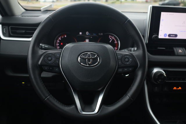 Used 2025 Toyota RAV4 XLE w/ Weather Package AWD/4WD image 8