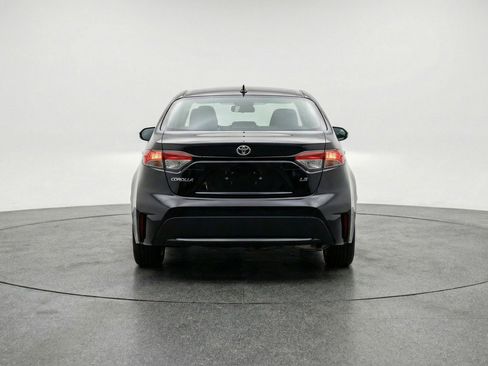 Used 2025 Toyota Corolla LE image 7