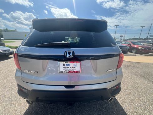 Used 2025 Honda Passport EX-L image 8