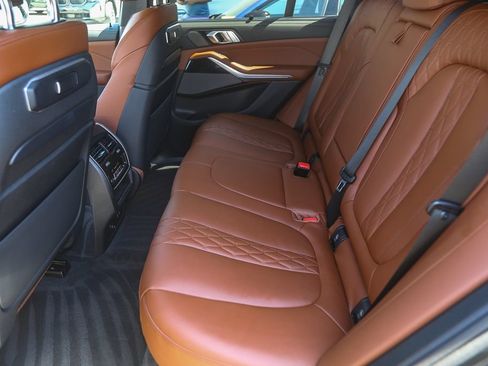Used 2025 BMW X5 xDrive40i AWD/4WD image 14