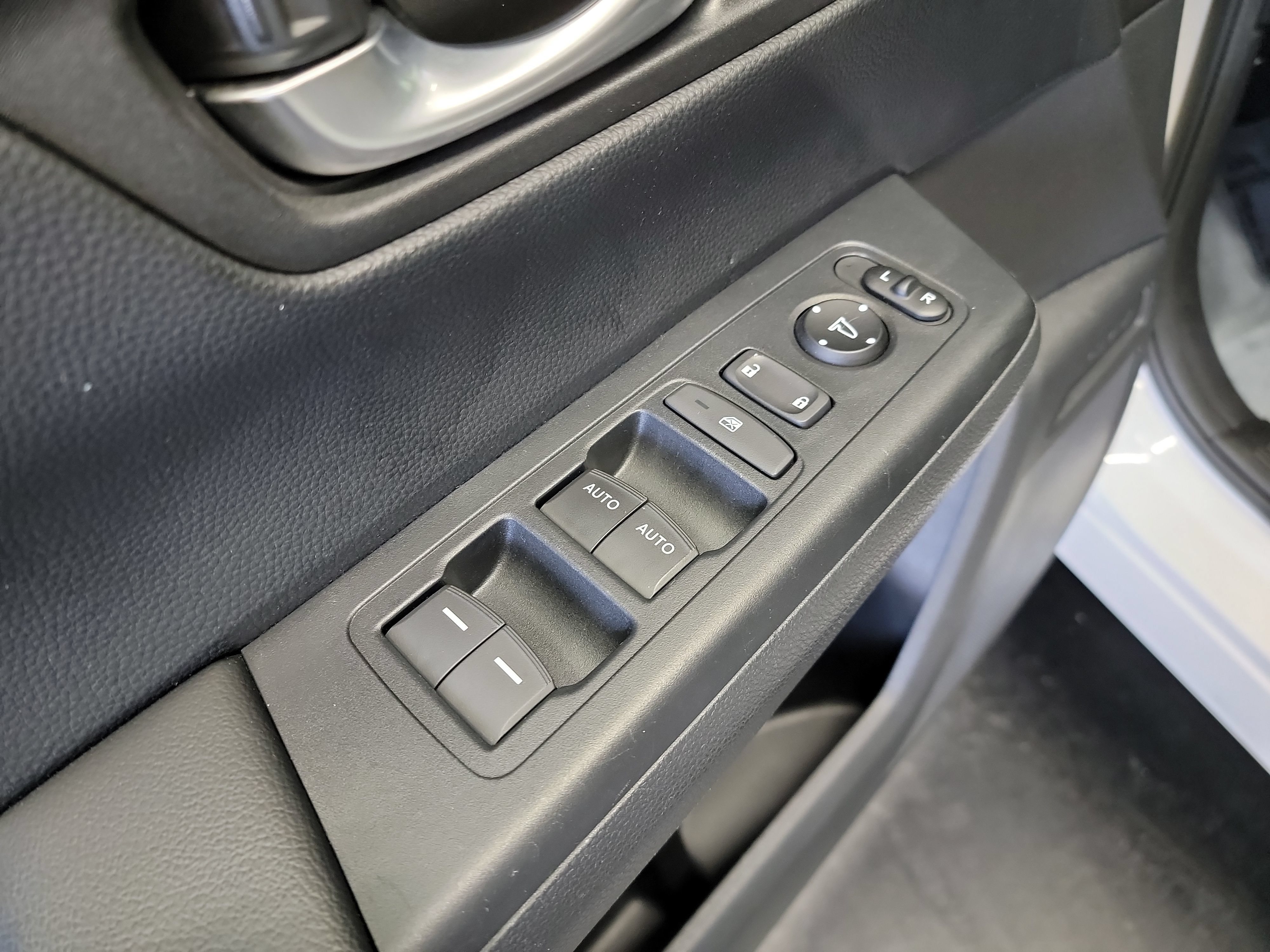 Used 2023 Honda CR-V EX image 14