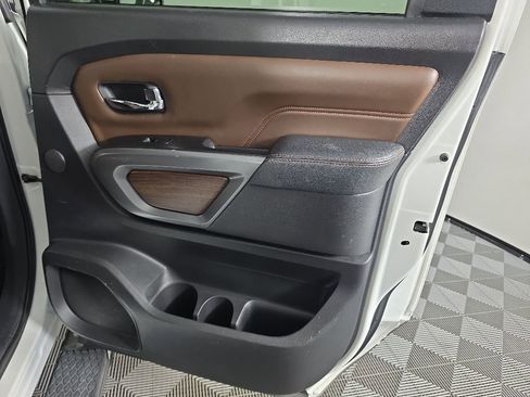 Used 2019 Nissan Titan Platinum Reserve w/ Platinum Utility Package AWD/4WD image 38