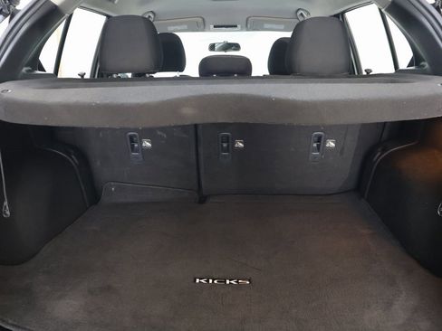 Used 2019 Nissan Kicks S image 14