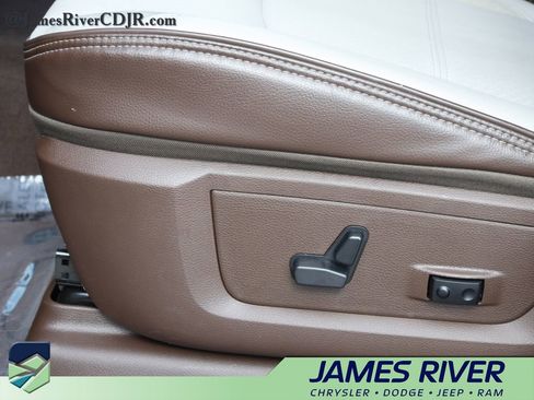 Used 2026 RAM 2500 Laramie AWD/4WD image 23