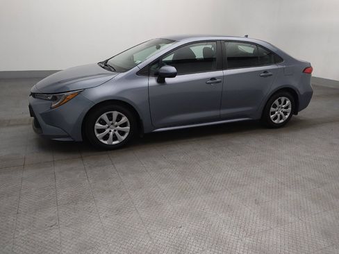 Used 2022 Toyota Corolla LE image 2