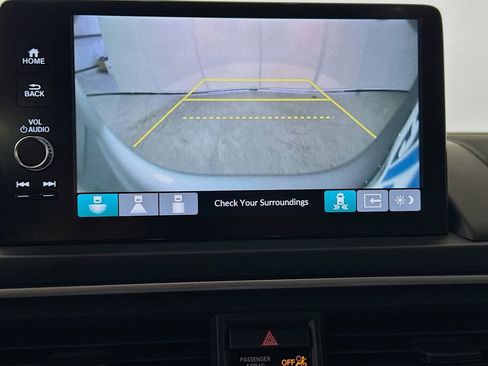 Used 2025 Honda Pilot EX-L image 18