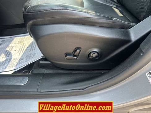 Used 2019 Jeep Cherokee Limited AWD/4WD image 13