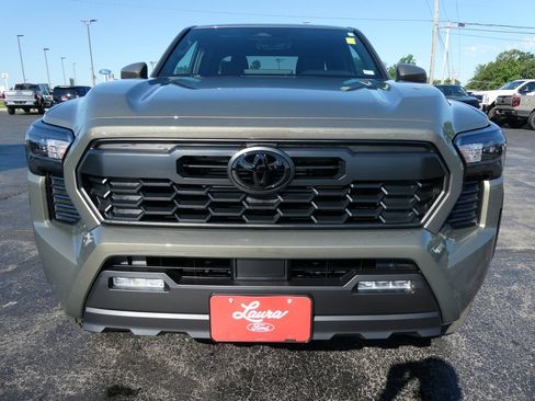 Used 2026 Toyota Tacoma TRD Off-Road AWD/4WD image 10