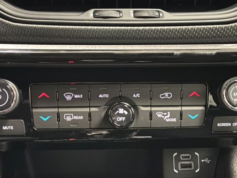 New 2026 Jeep Compass Latitude AWD/4WD image 16