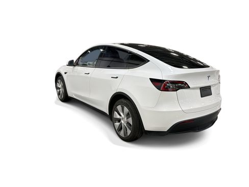 Certified 2023 Tesla Model Y Long Range AWD/4WD image 4