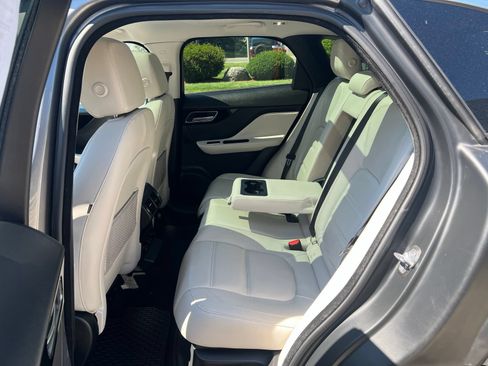 Used 2018 Jaguar F-PACE Prestige AWD/4WD image 16