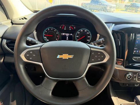 Used 2021 Chevrolet Traverse LS FWD image 22