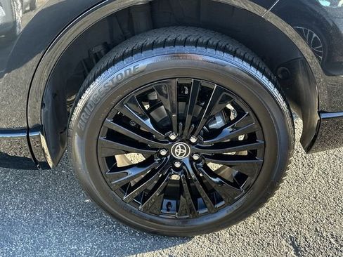 Certified 2024 Toyota Venza Nightshade image 24