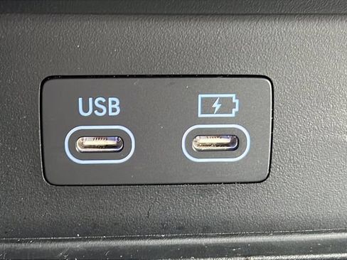Certified 2025 Genesis GV80 3.5T Prestige AWD/4WD image 19