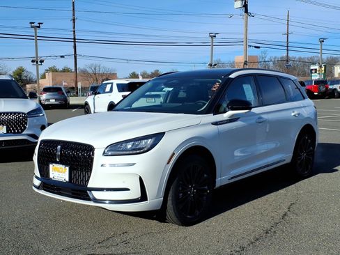New 2026 Lincoln Corsair Premiere image 3