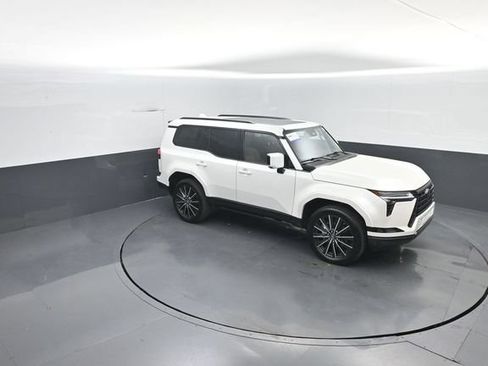 Used 2025 Lexus GX 550 w/ Accessory Package (2T) AWD/4WD image 20
