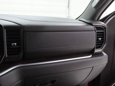 Used 2025 GMC Sierra 1500 SLT RWD image 17
