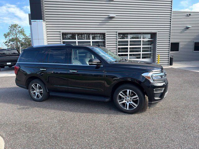 Used 2024 Ford Expedition Limited RWD image 2