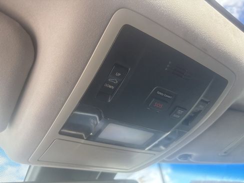 Used 2018 Lexus RX 450hL Premium image 27