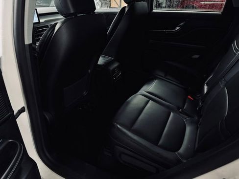 Used 2022 Lincoln Corsair Standard w/ Equipment Group 101A image 22