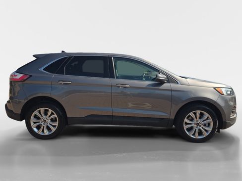Used 2023 Ford Edge Titanium AWD/4WD image 2