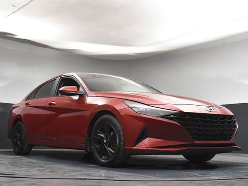 Used 2023 Hyundai Elantra SEL image 31