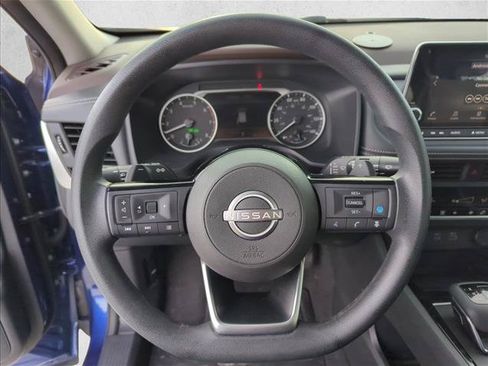 Used 2023 Nissan Rogue SV FWD image 13