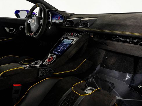 Used 2024 Lamborghini Huracan Sterrato image 55