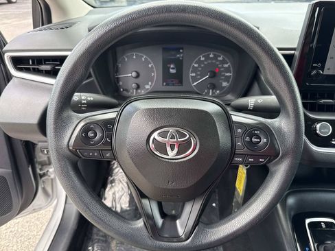 Used 2024 Toyota Corolla LE FWD image 37