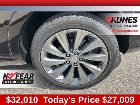 New 2025 Buick Envista Avenir image 18