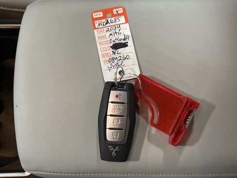 Used 2024 Mitsubishi Outlander SEL image 27