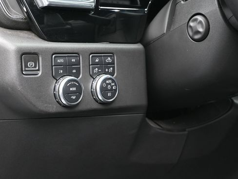 Used 2023 GMC Sierra 1500 SLT AWD/4WD image 23